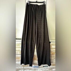 BETTINA STAR black polyester/spandex mix pants in size medium. Great condition.